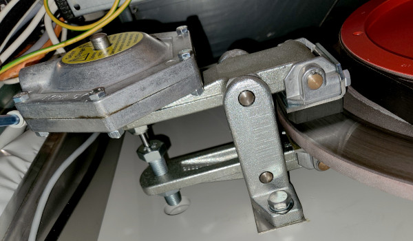 MWB26-brake.jpg