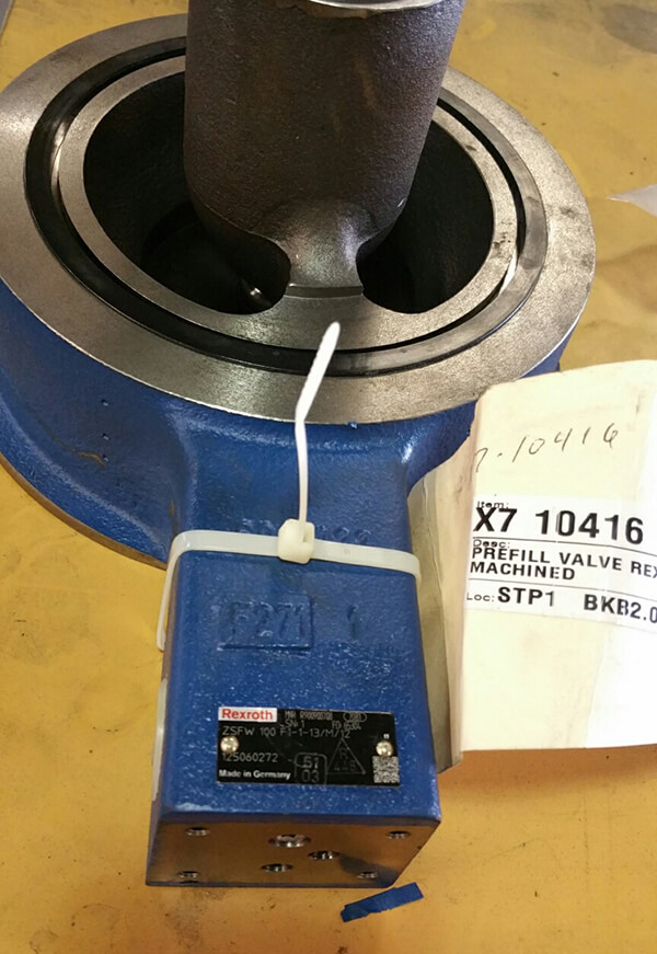 Rexroth with pre-fill pilot fitting